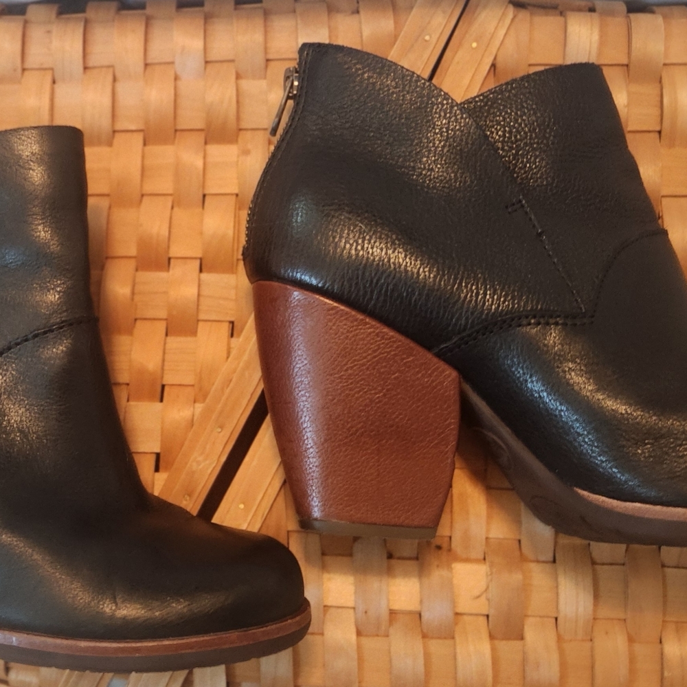 Kork-Ease Black Leather Ankle Boots with Tan Heel